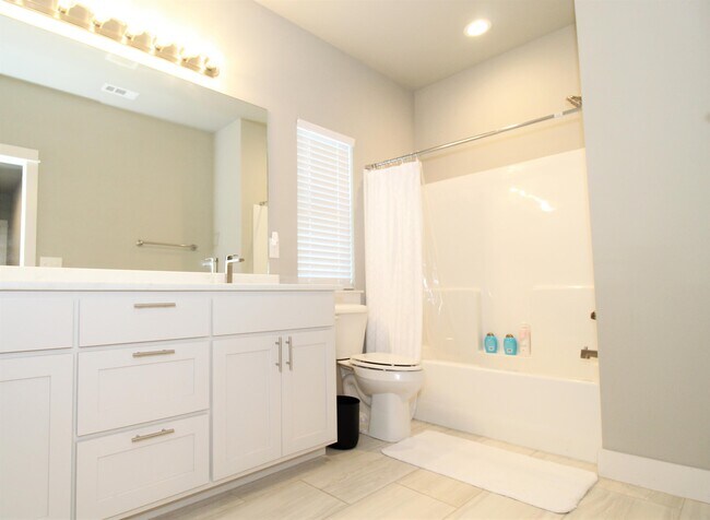 Building Photo - 2039 S Florida Way