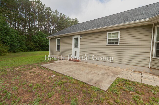 Building Photo - 204 Macarthur Dr