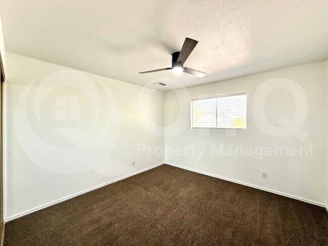 Building Photo - 3006 S Dromedary Dr