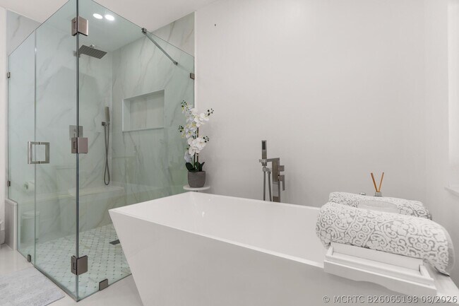 Building Photo - 23246 L'Ermitage Cir