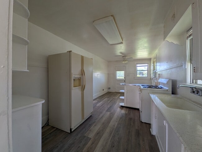 Building Photo - 207 3rd Ave NW