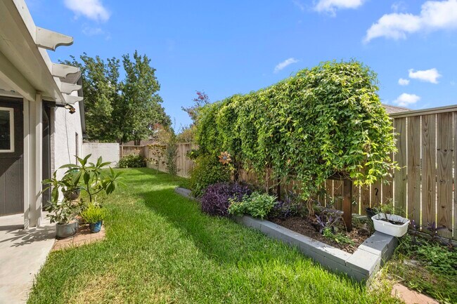 Building Photo - 22610 Coriander Dr