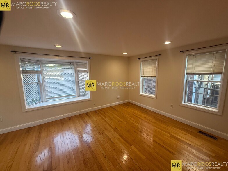 Building Photo - 3 Clarken Ct