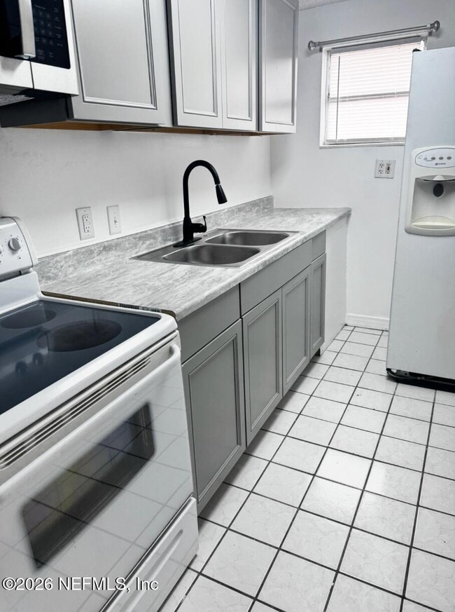 Building Photo - 4337 Turner Ave