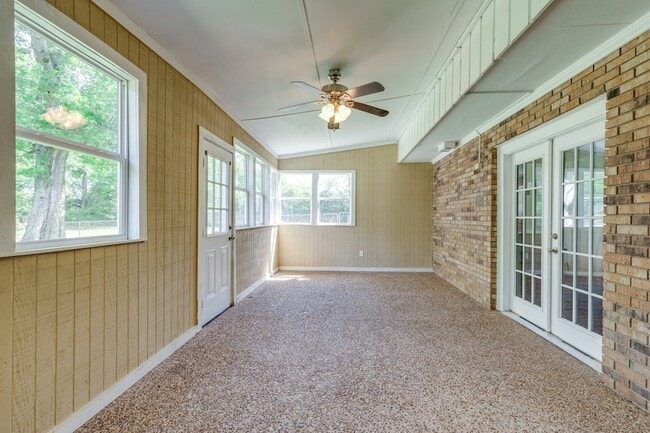 Building Photo - 1316 Rivermont Dr