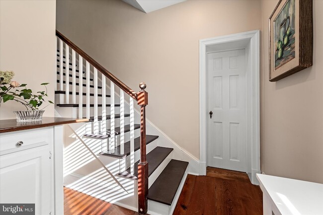 Building Photo - 6 E Cecil St