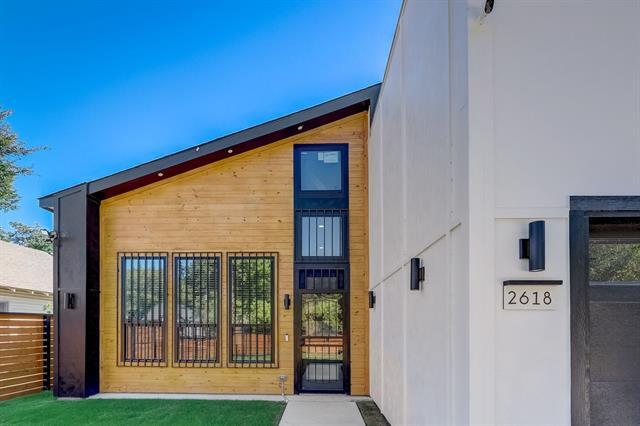 Building Photo - 2618 Carpenter Ave