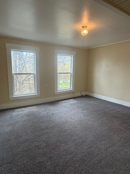 Living Room - 86 Main St
