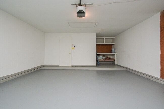 Building Photo - 10 Ridgecross Pl