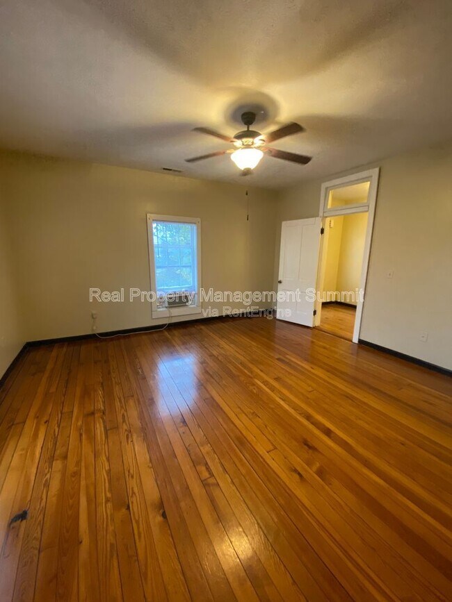 Building Photo - 817 Grayson Ave