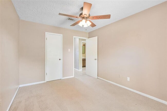 Building Photo - 3107 Woodstone Dr