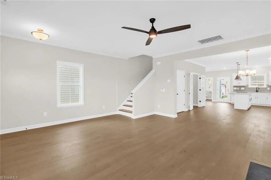 Building Photo - 1714 Creekline Dr