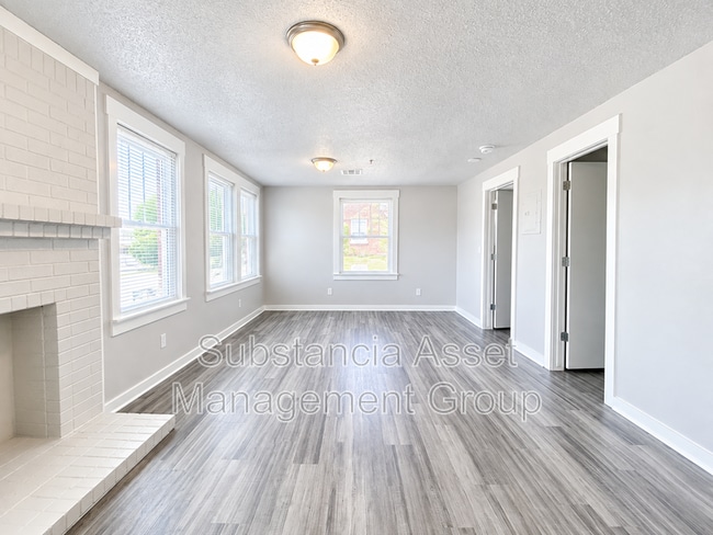 Building Photo - 727 Culbertson Dr