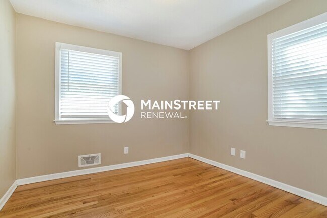 Building Photo - 3 Bedroom Pet-Friendly Home in OVERLAND PA...