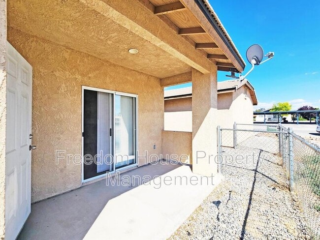 Building Photo - 1430 Star Rd