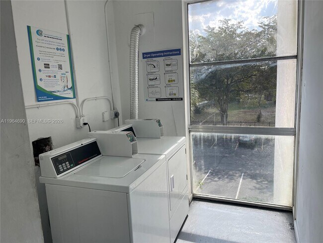 Building Photo - 2017 NW 46th Ave