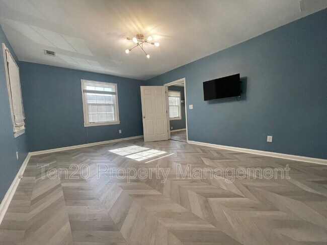 Building Photo - 4741 Armour Rd