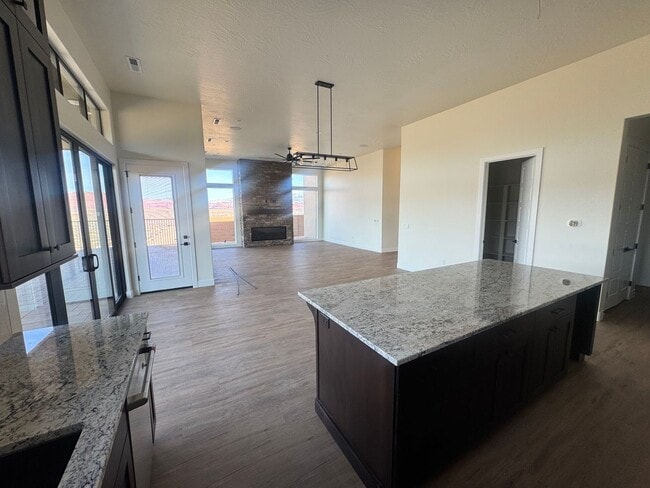 Building Photo - Beautiful Single-Level Home with Trail Access & Stunning Views!!!