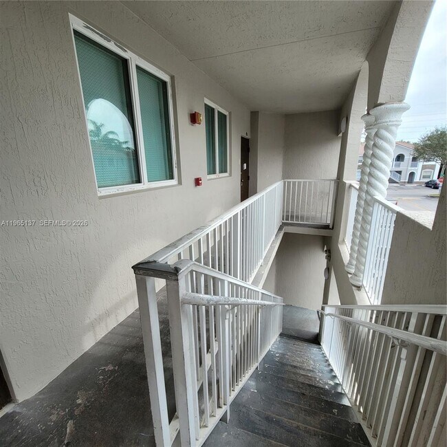 Building Photo - 1663 SE 27th Dr