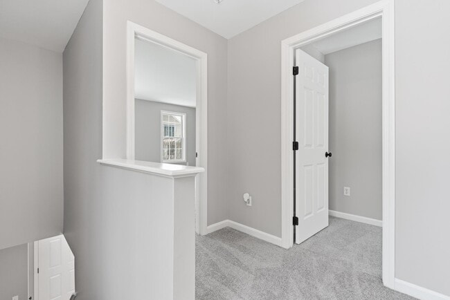 Building Photo - 6 Mulberry Ln