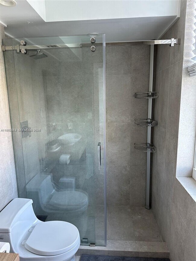 Building Photo - 800 Claughton Island Dr