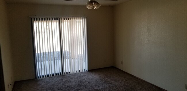 Building Photo - 3181 Sombrero Dr