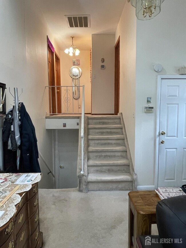 Building Photo - 92 Holly Rd