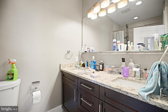 Building Photo - 3205 7th St NE