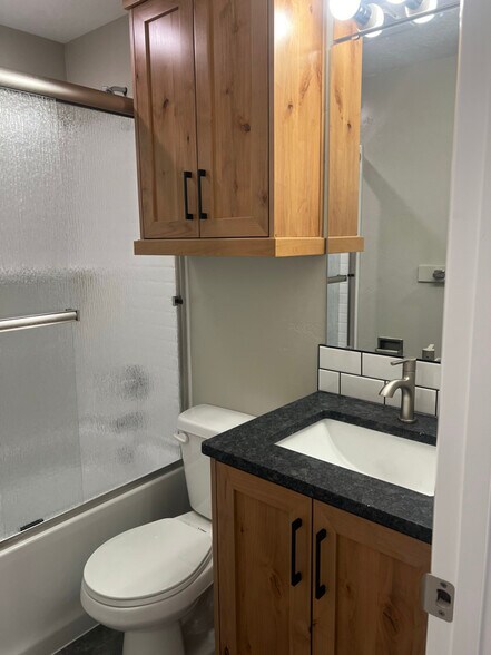 Building Photo - 1215 S Elder St