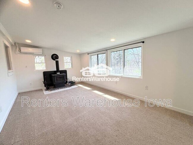 Building Photo - 32487 K Ave