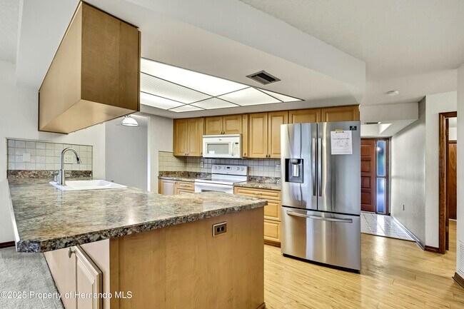 Building Photo - 3296 Dolin Ave