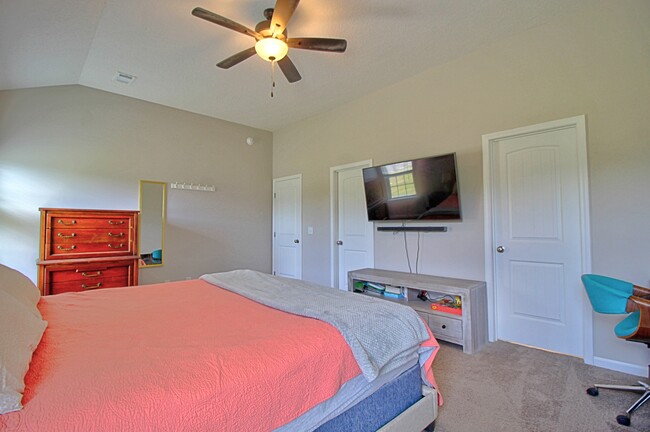 Building Photo - 50 Sunflower Cir NE