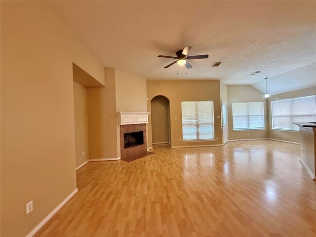 Building Photo - 11115 Creekline Green Ct