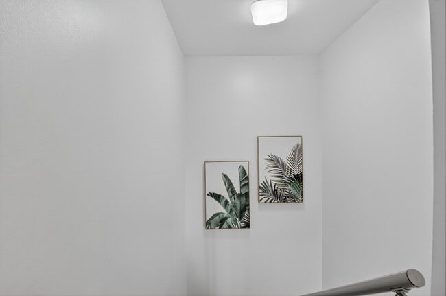 Building Photo - 4310 Village Dr