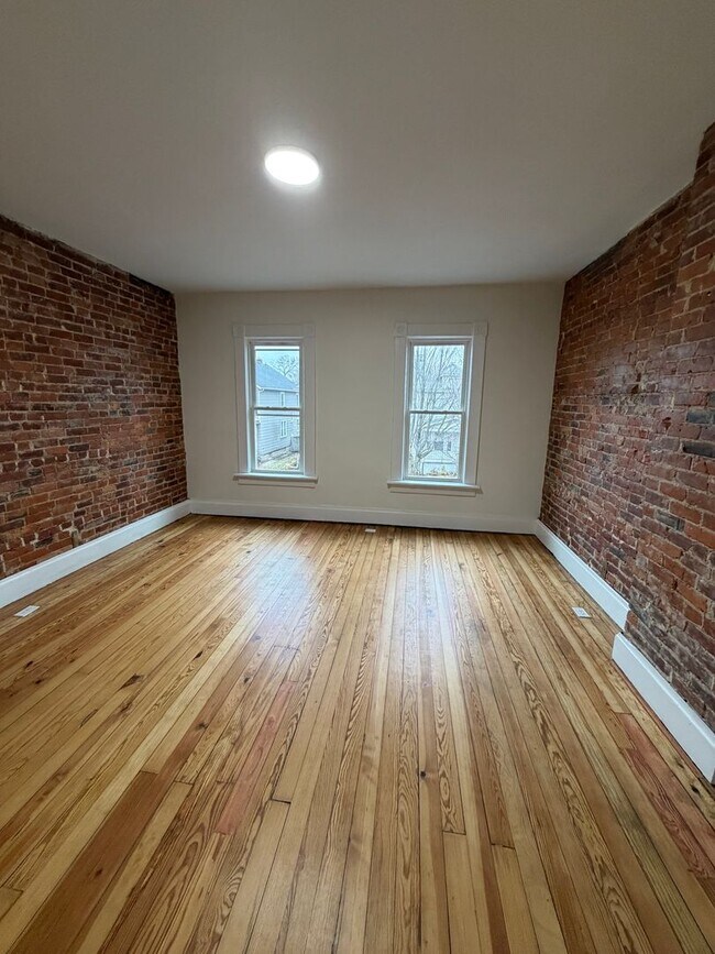 Building Photo - 415 Hanford St