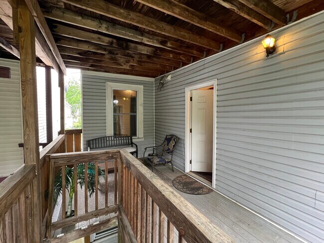 Building Photo - 42 Waugh St