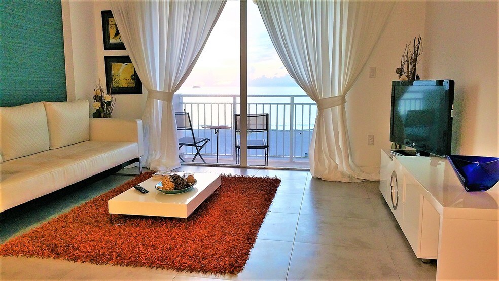 Building Photo - 345 Ocean Dr