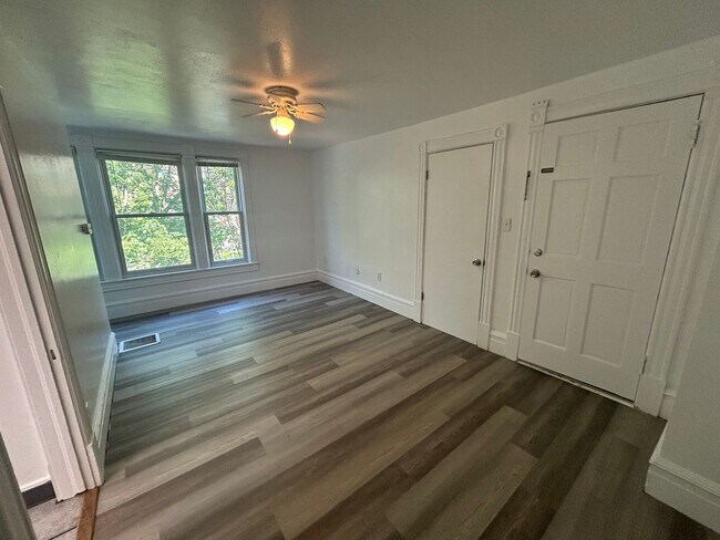 Interior Photo - 2005 West 2nd