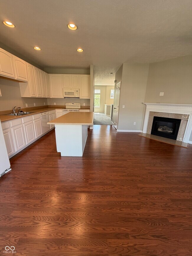 Building Photo - 6305 Schooler Drive