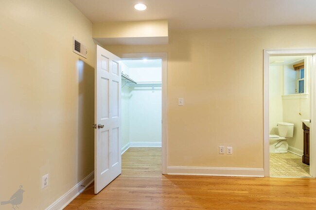 Building Photo - Updated 2BR and 2BA in Columbia Heights C!