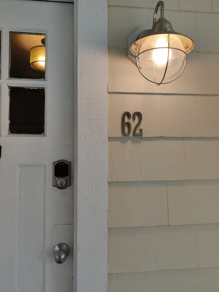 Building Photo - 62 Litchfield St