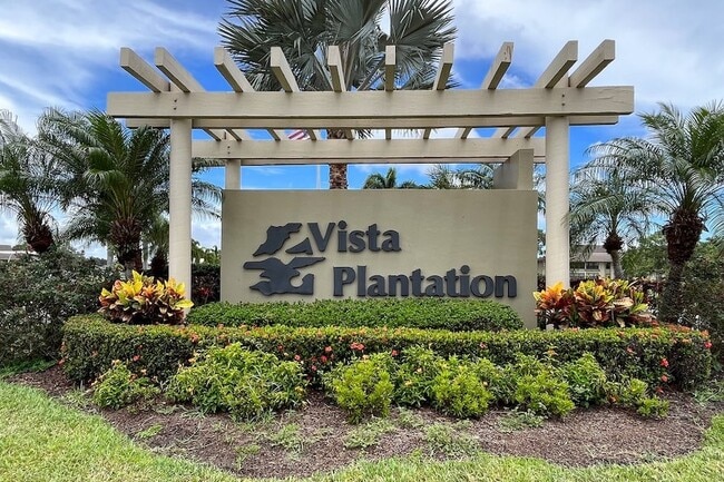 Building Photo - 18 Plantation Dr