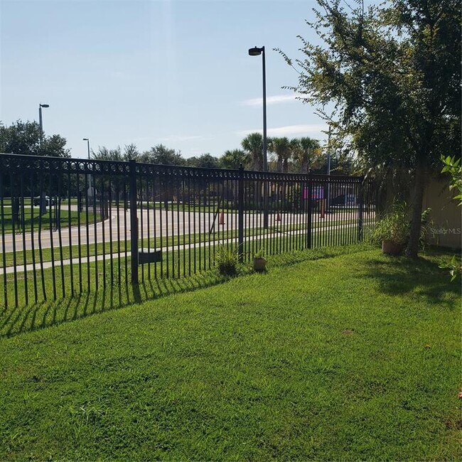 Building Photo - 2020 Leather Fern Dr
