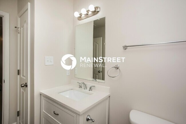 Building Photo - 4 Bedroom Pet-Friendly Home in Olive Branch, MS with Main Street Renewal
