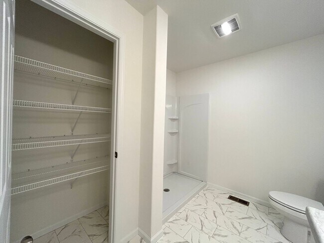 Building Photo - Spacious & Stylish 3-Bed Home with Modern Finishes and Attached 2-Stall Garage