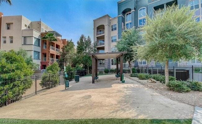 Building Photo - 20 E Serene Ave