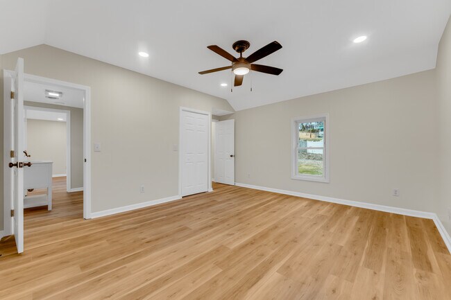 Building Photo - 1251 Richwood Ave