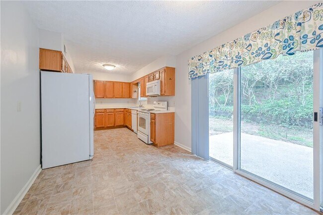 Building Photo - 3991 E Meadow Dr
