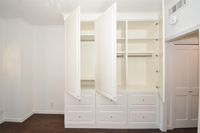 Building Photo - 5110 San Felipe St