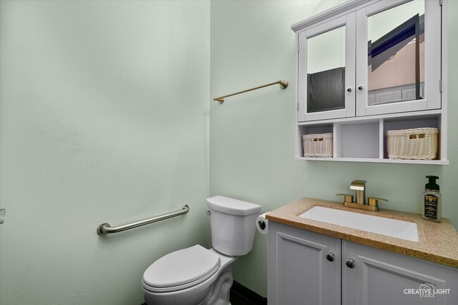 Building Photo - 230 St James Pkwy